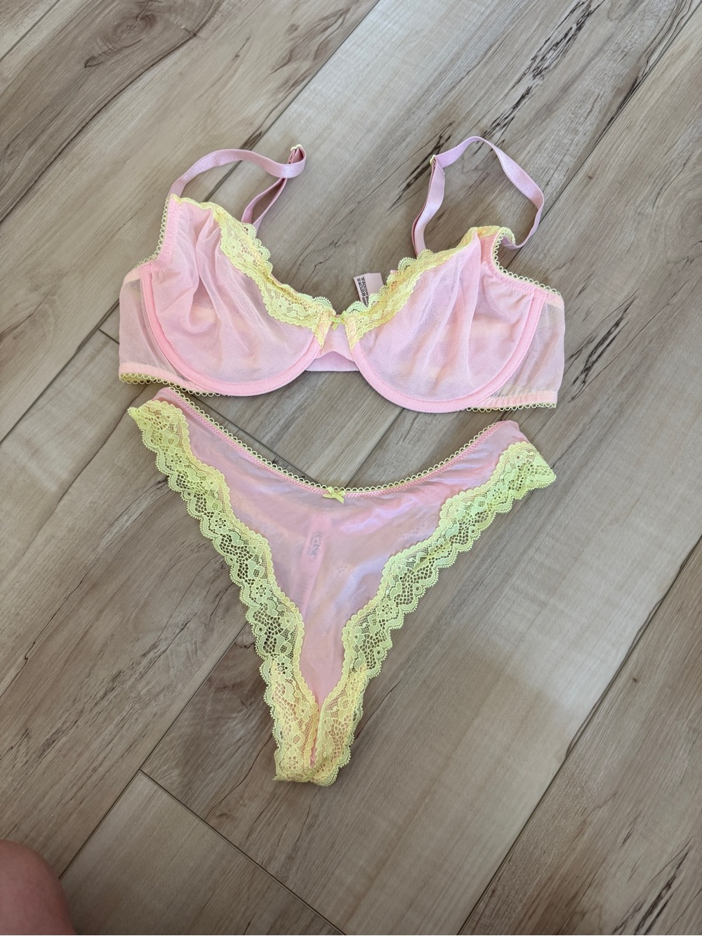 Victoria's Secret Pink Bra & Lemon Lace Thong Set